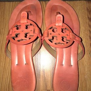 Tory Burch millers orange/coral size 10